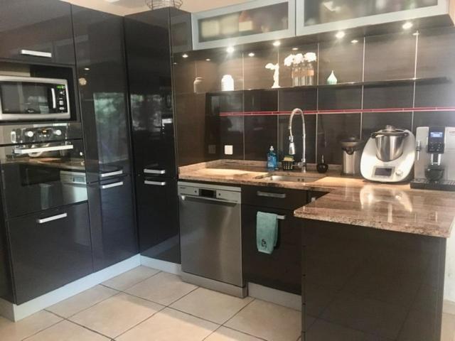 Serenity Chambre D'Hote Au Calme Des Maitres Tibetains Y Ont Sejourne 15 Mn Des Plages Apartment Мужен Екстериор снимка
