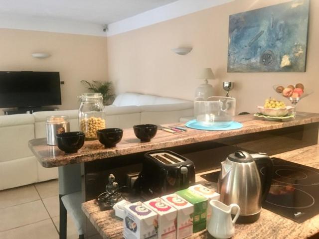 Serenity Chambre D'Hote Au Calme Des Maitres Tibetains Y Ont Sejourne 15 Mn Des Plages Apartment Мужен Екстериор снимка