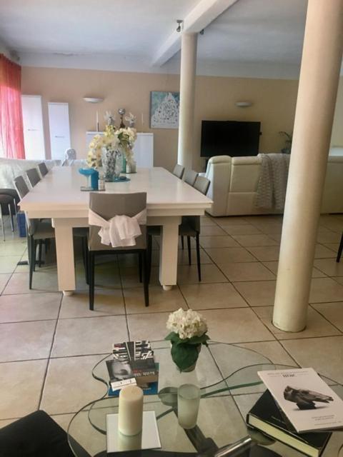 Serenity Chambre D'Hote Au Calme Des Maitres Tibetains Y Ont Sejourne 15 Mn Des Plages Apartment Мужен Екстериор снимка